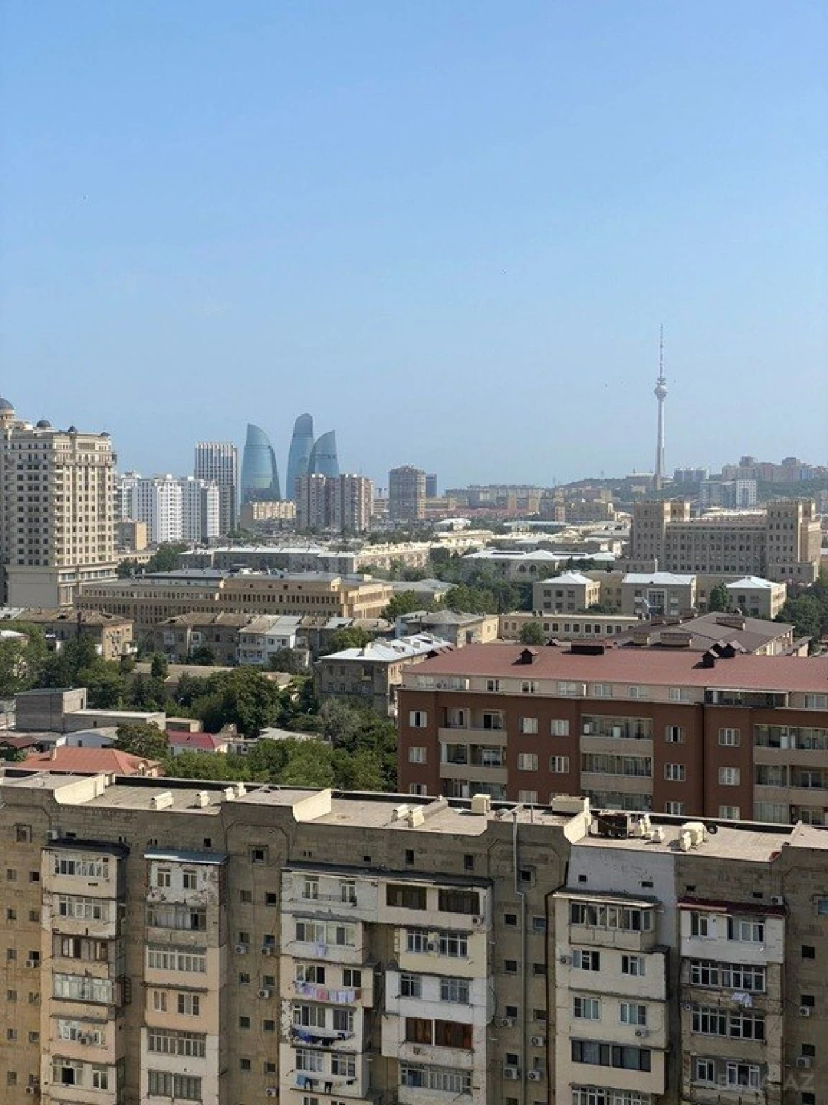 Satılır 4 otaqlı mənzil 199 m²