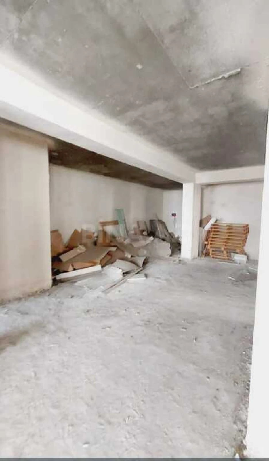 Satılır 4 otaqlı mənzil 199 m²