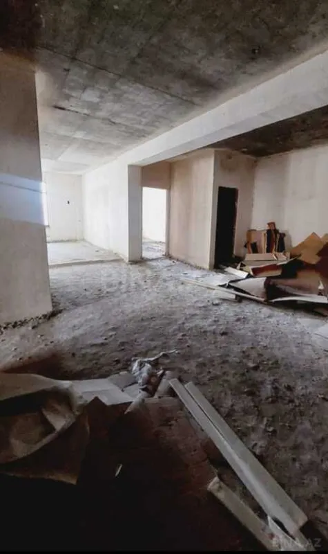 Satılır 4 otaqlı mənzil 199 m²