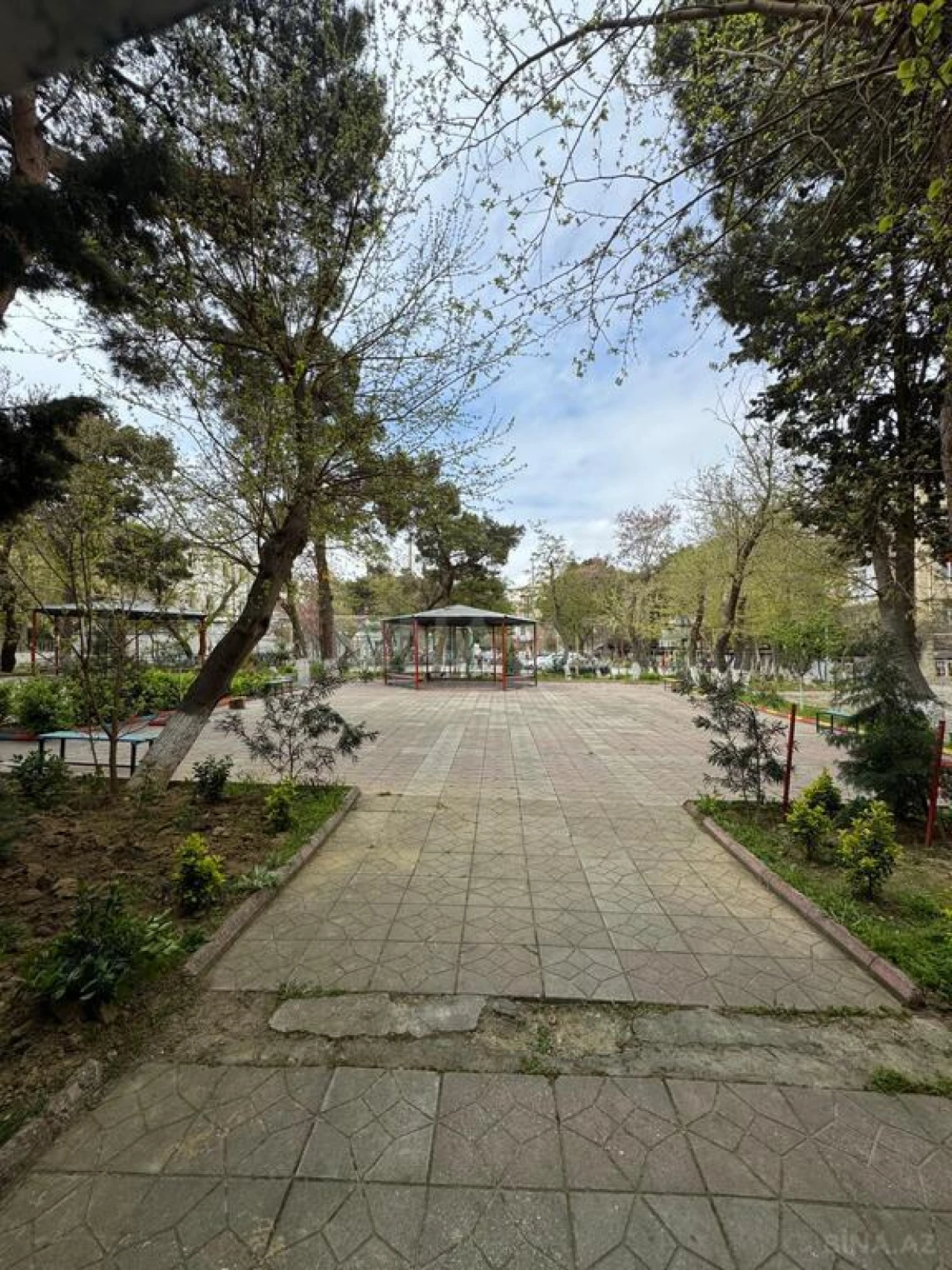 Satılır 3 otaqlı mənzil 90 m²