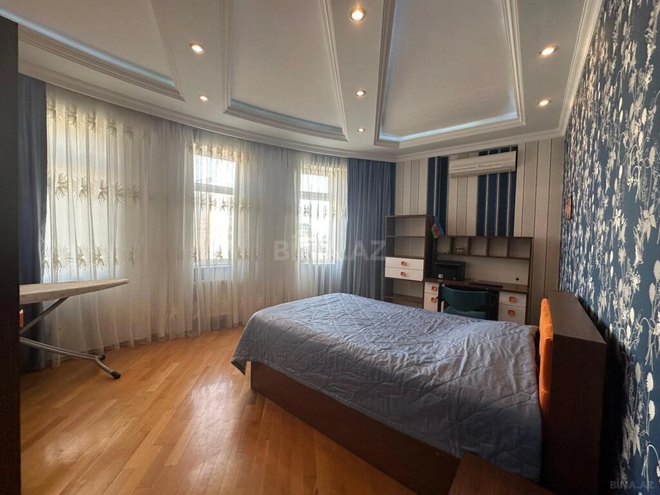 Kirayə verilir 4 otaqlı mənzil 140 m²