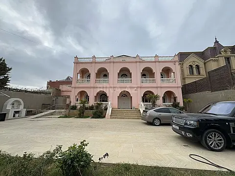 Satılır 6 otaqlı həyət evi 580 m²