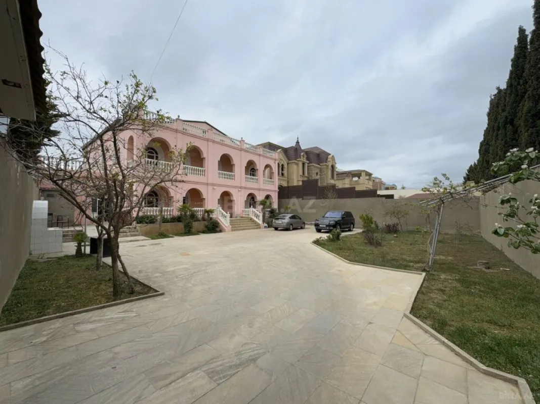 Satılır 6 otaqlı həyət evi 580 m²