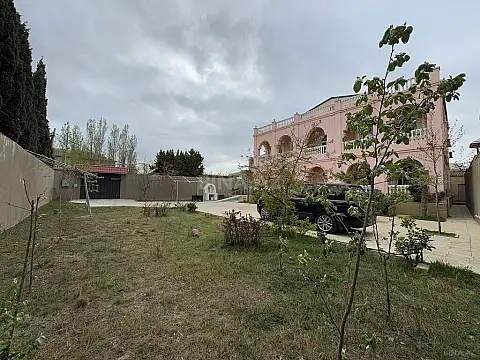 Satılır 6 otaqlı həyət evi 580 m²