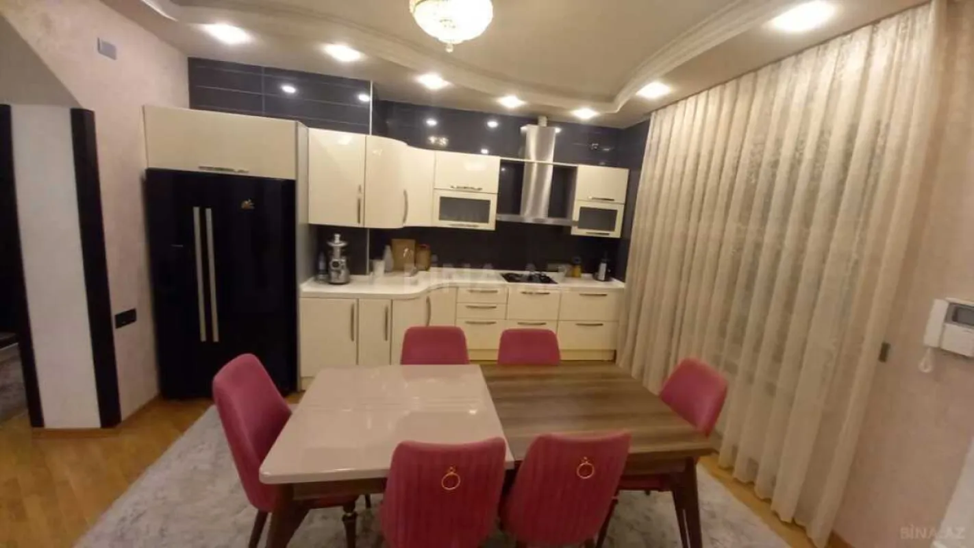 Satılır 3 otaqlı mənzil 115 m²
