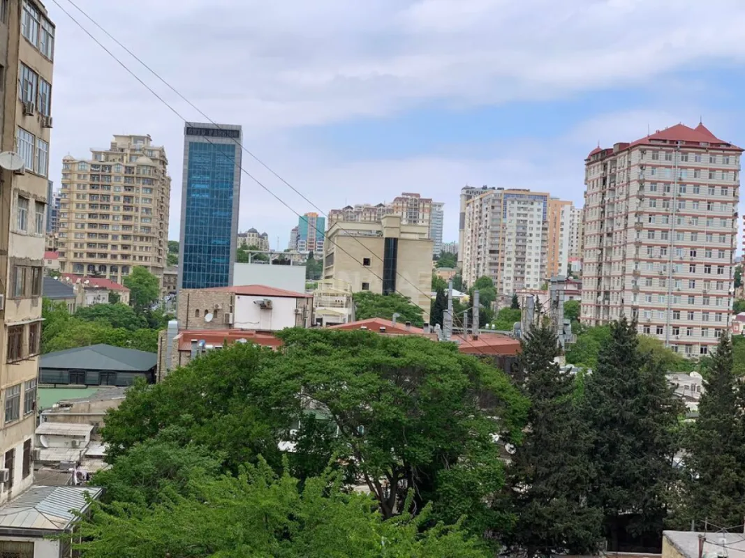 Satılır 3 otaqlı mənzil 115 m²