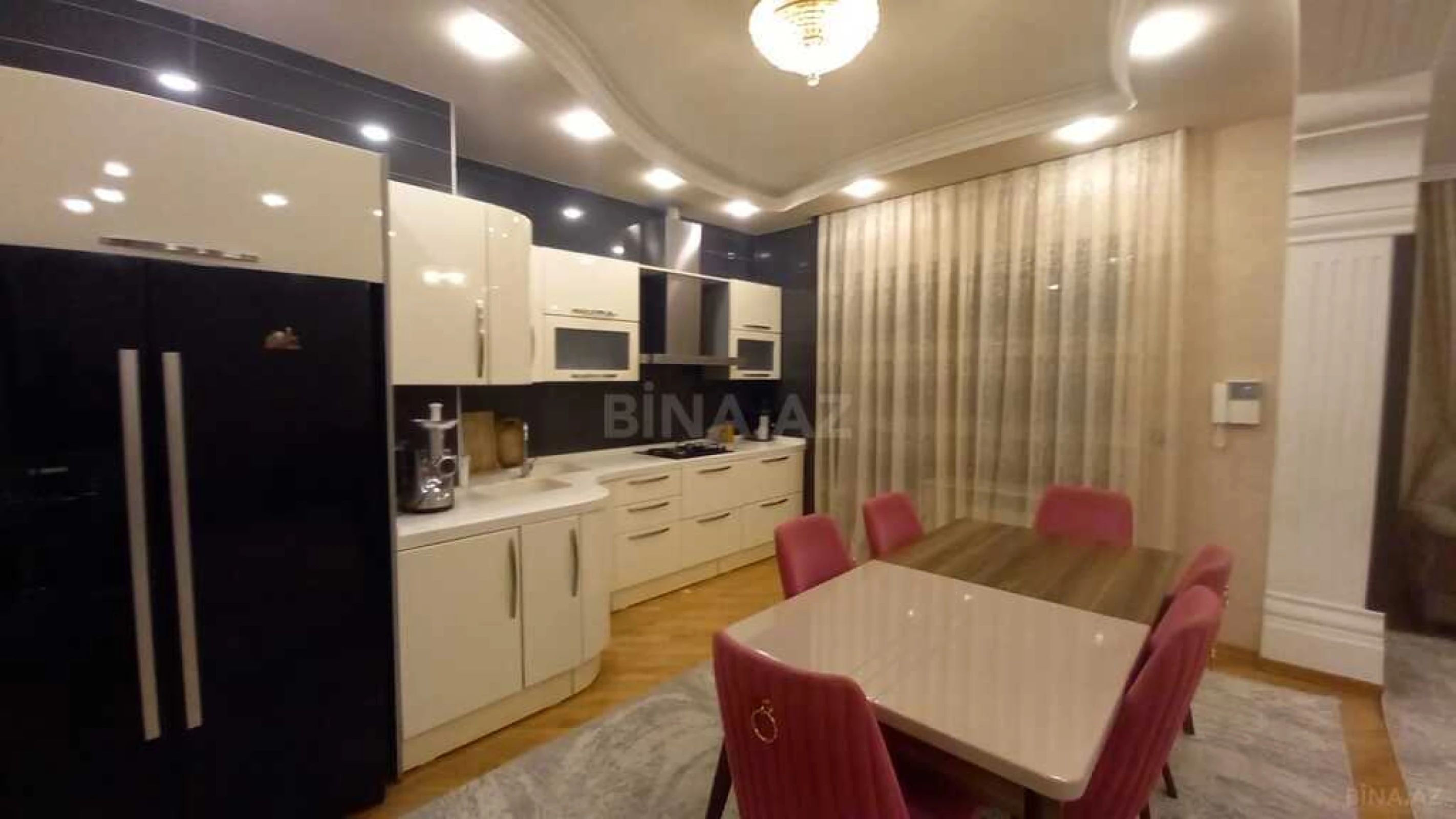 Satılır 3 otaqlı mənzil 115 m²