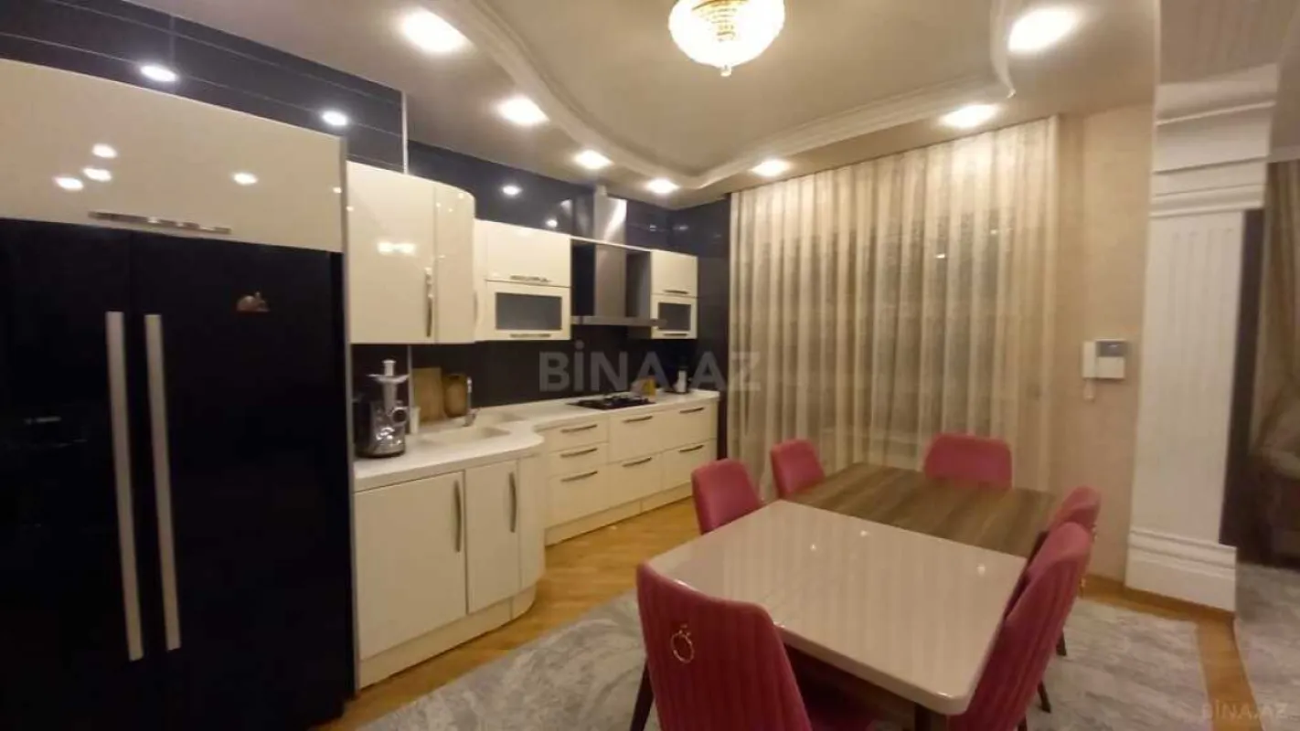 Satılır 3 otaqlı mənzil 115 m²