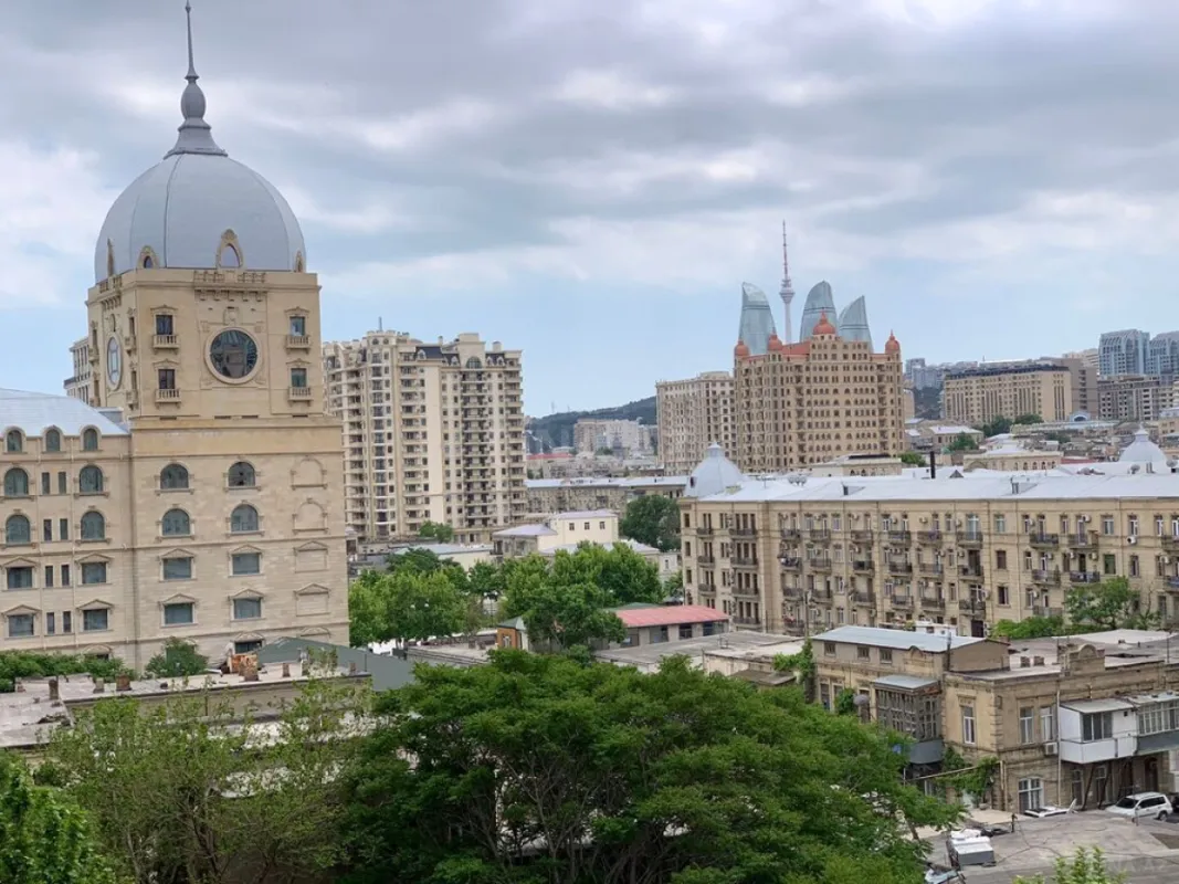 Satılır 3 otaqlı mənzil 115 m²