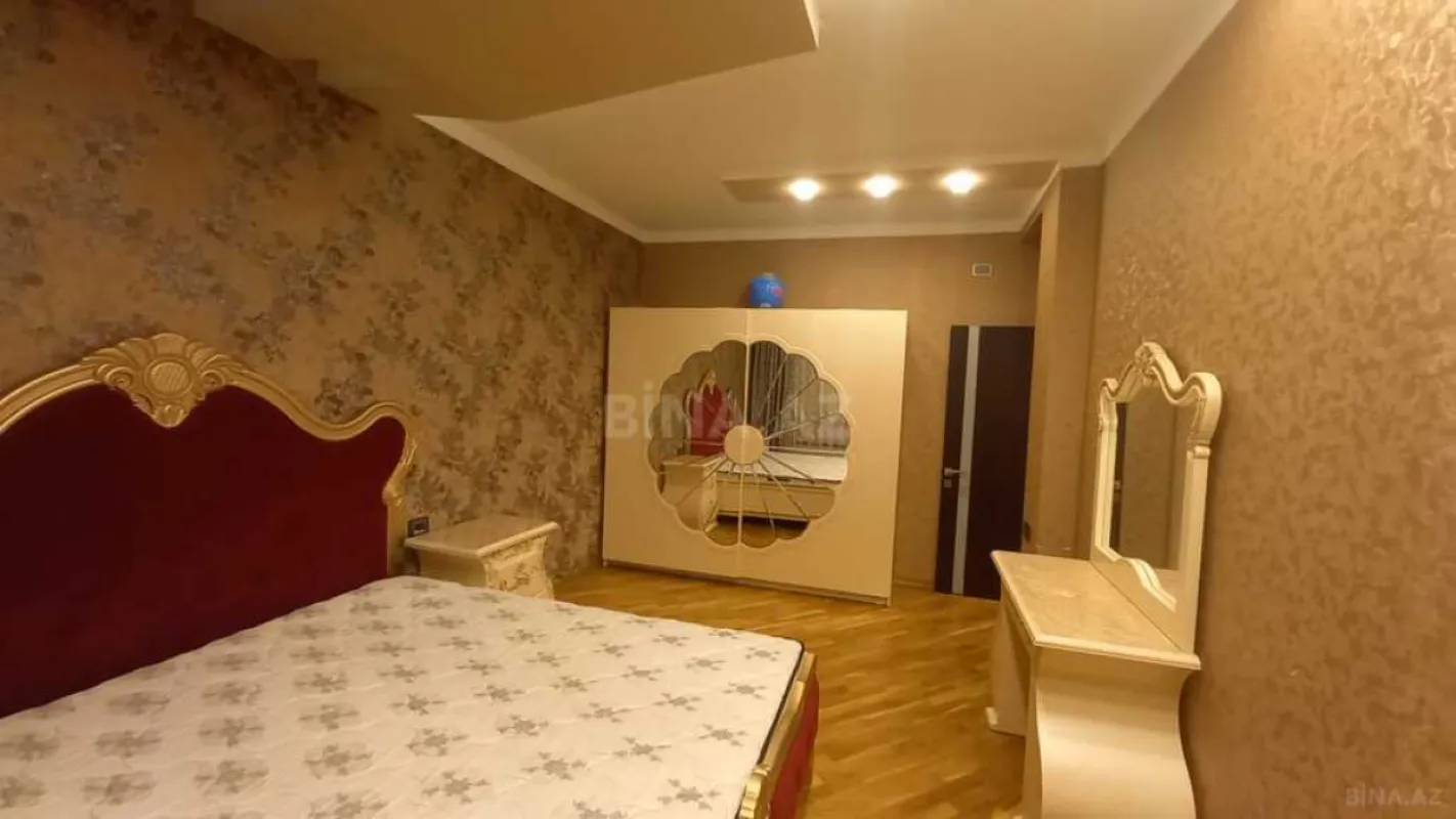 Satılır 3 otaqlı mənzil 115 m²