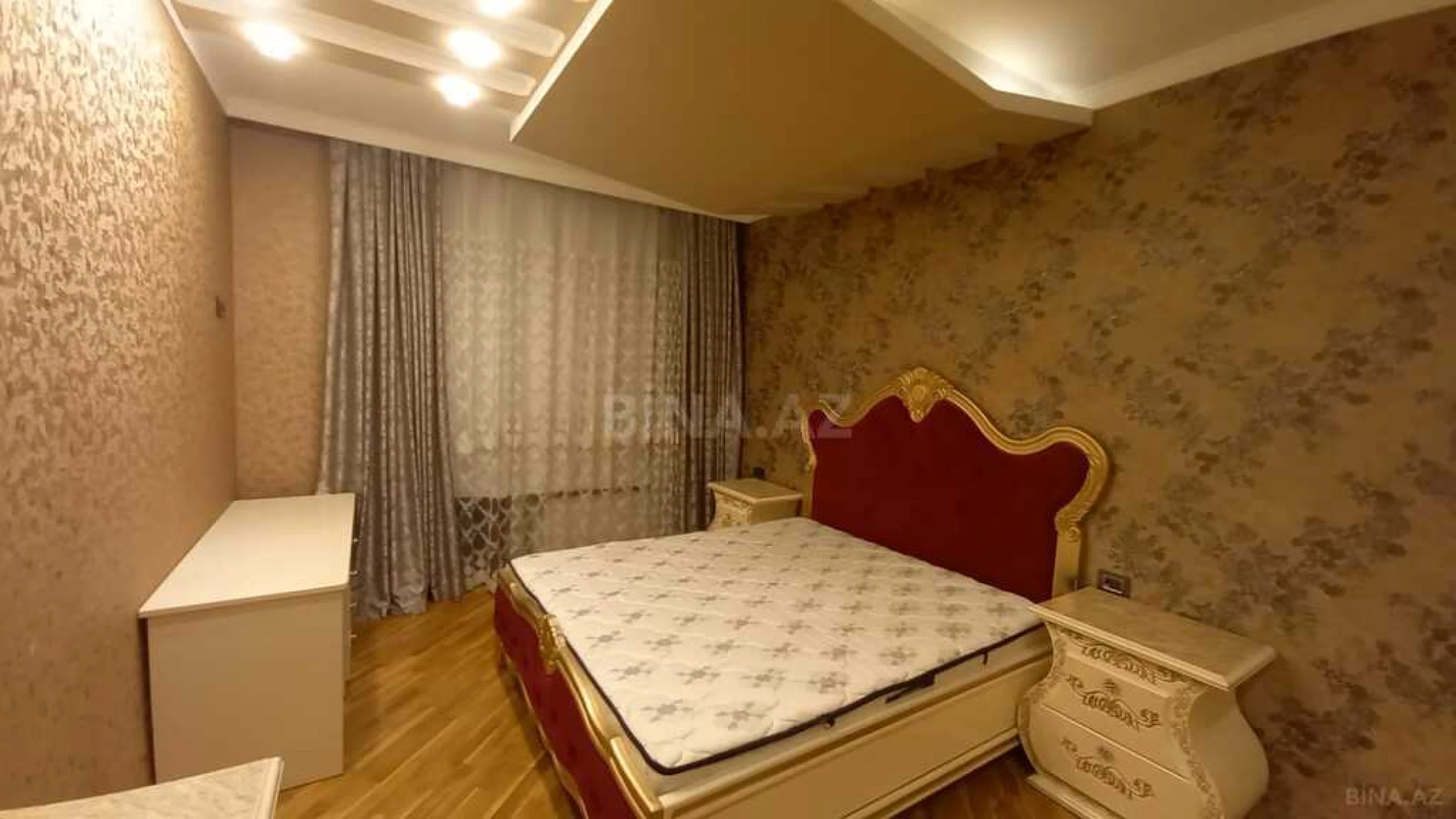 Satılır 3 otaqlı mənzil 115 m²