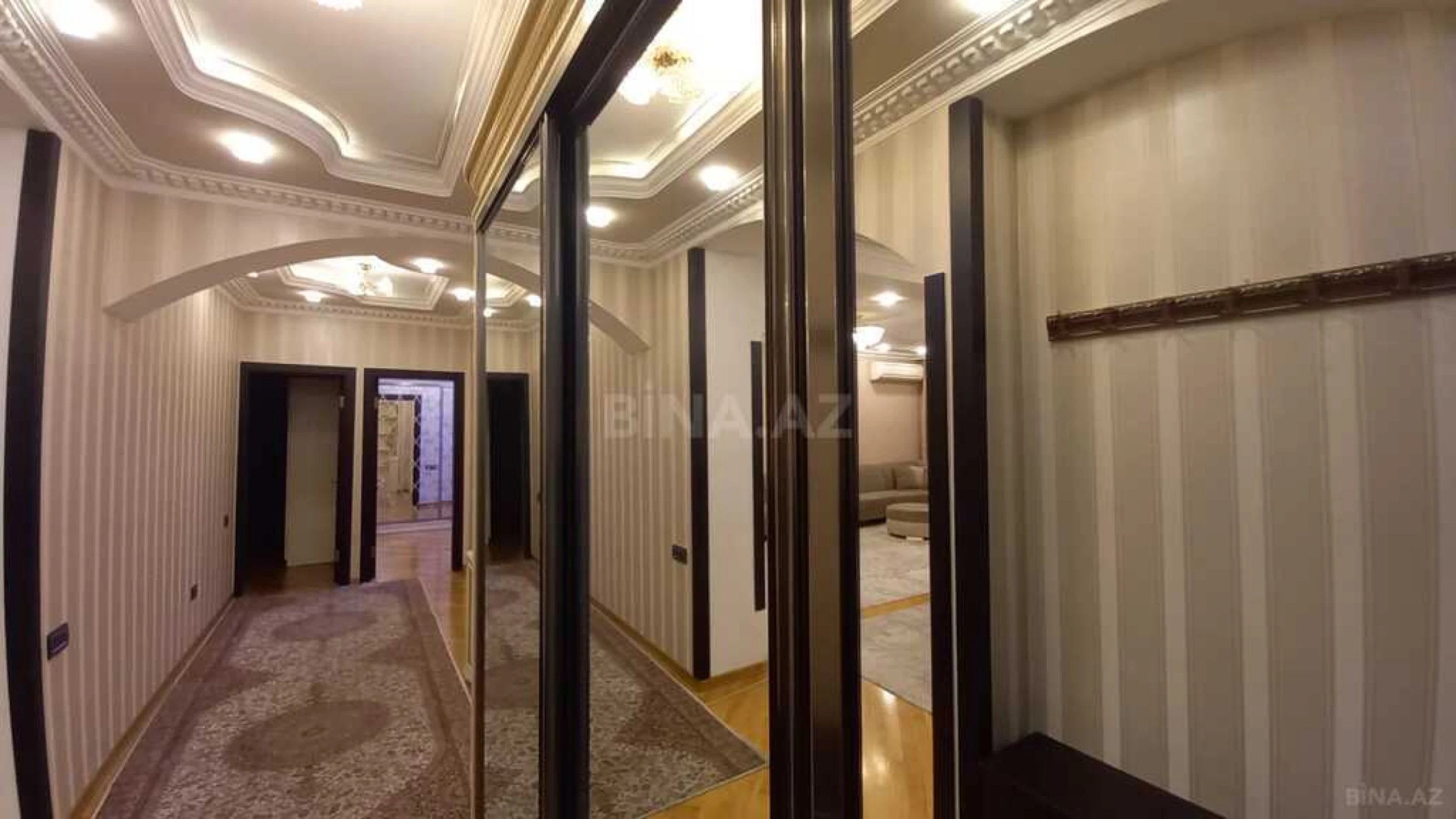 Satılır 3 otaqlı mənzil 115 m²