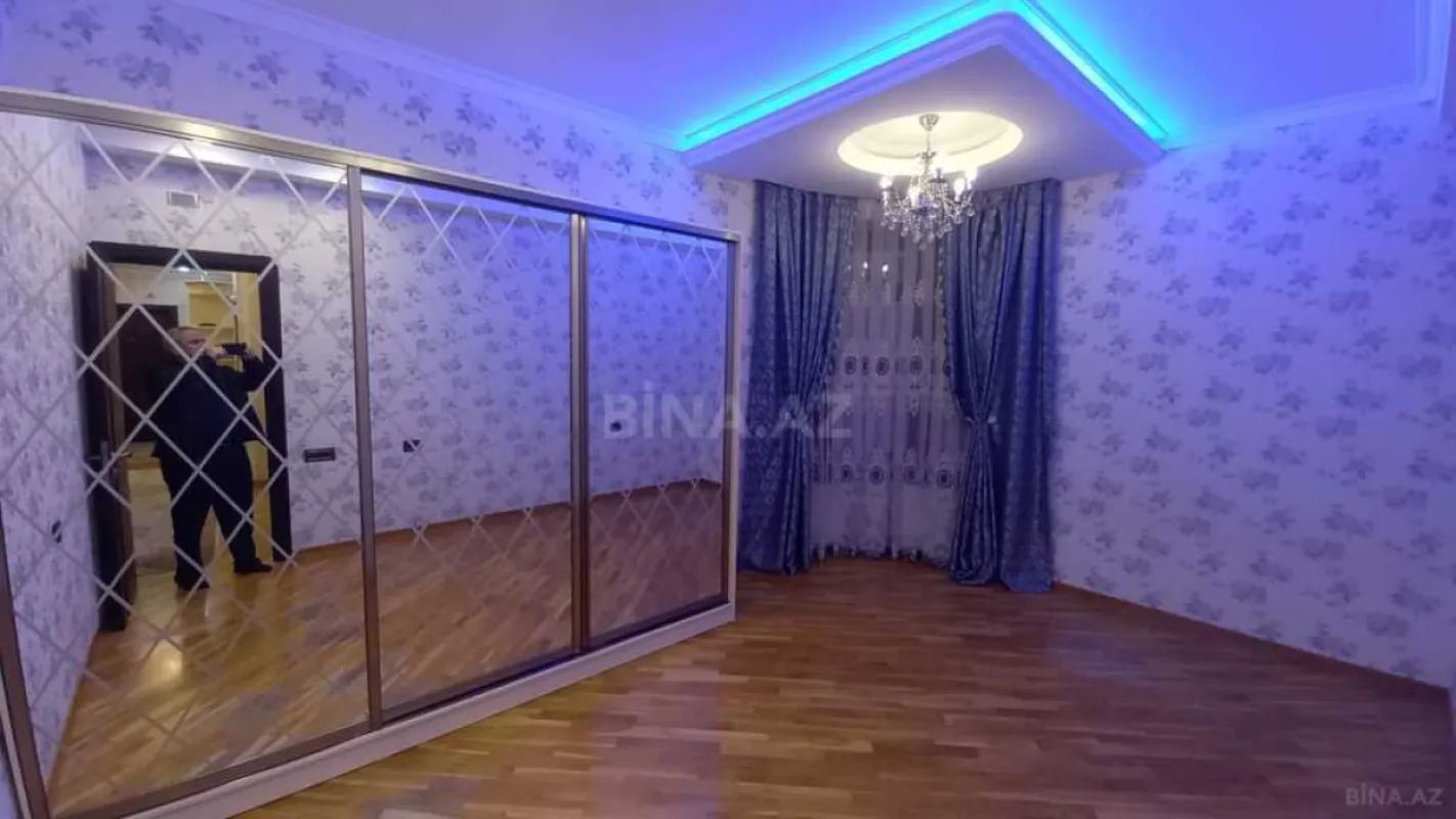 Satılır 3 otaqlı mənzil 115 m²