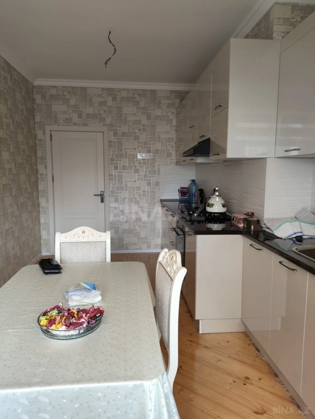 Satılır 1 otaqlı mənzil 53 m²