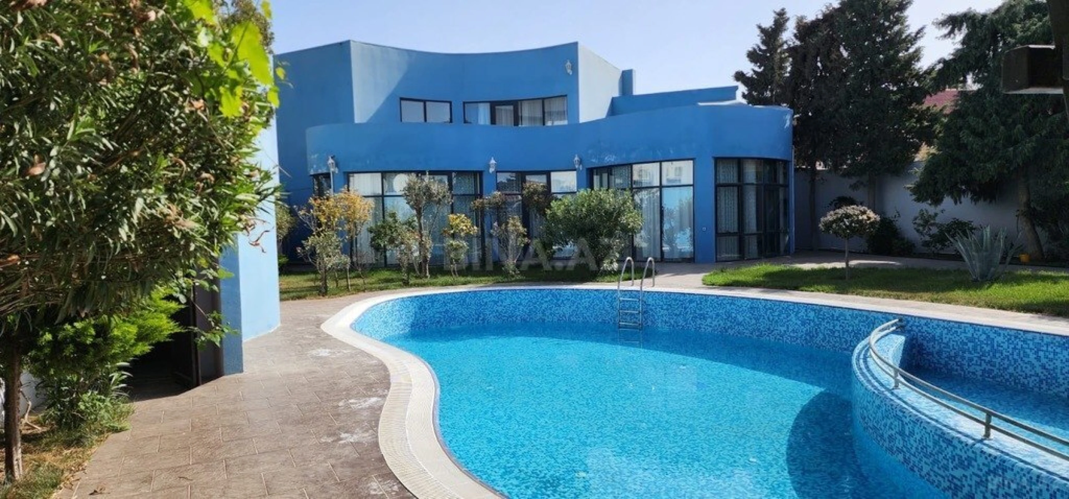 Kirayə verilir 5 otaqlı həyət evi 380 m²