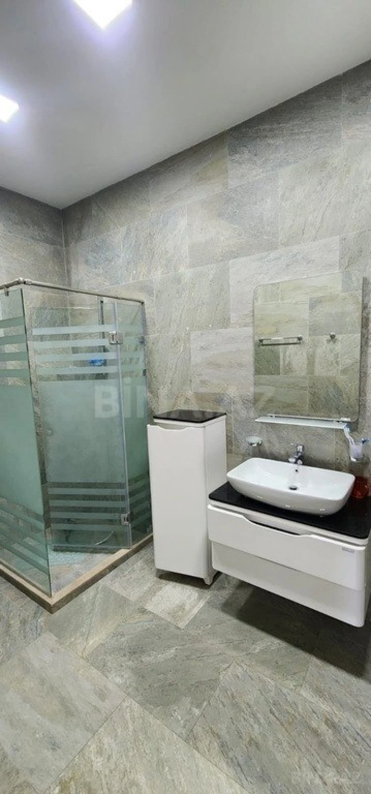 Kirayə verilir 5 otaqlı həyət evi 380 m²