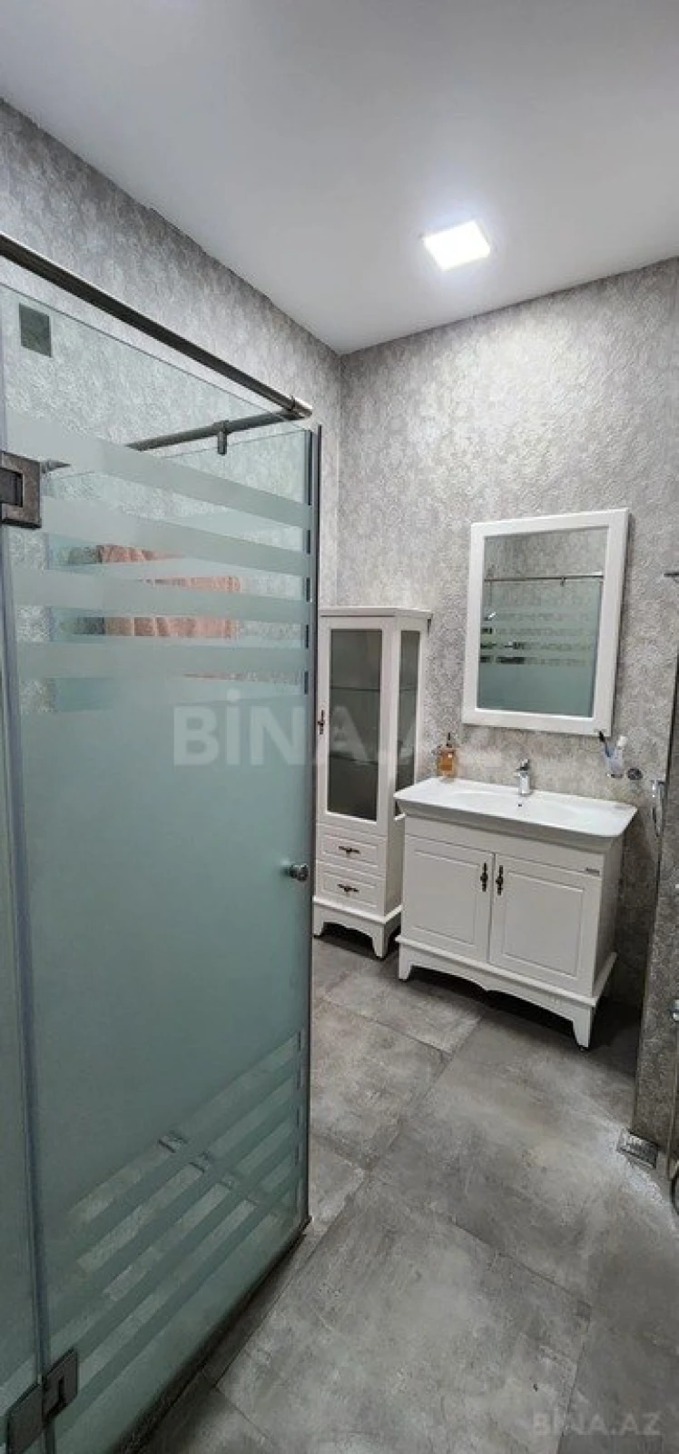 Kirayə verilir 5 otaqlı həyət evi 380 m²