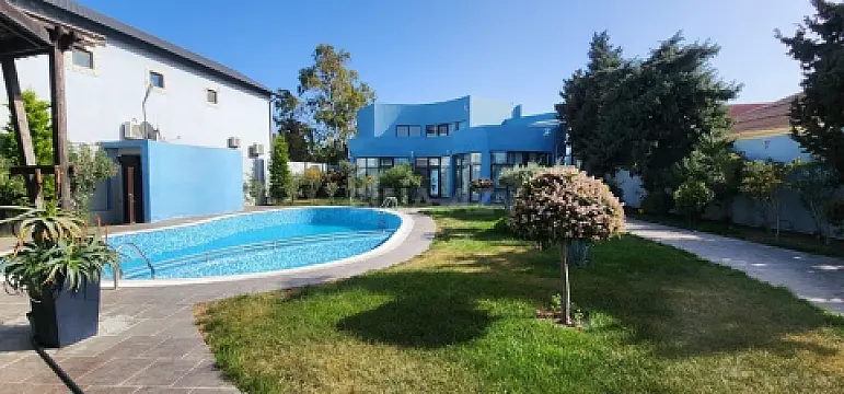 Kirayə verilir 5 otaqlı həyət evi 380 m²