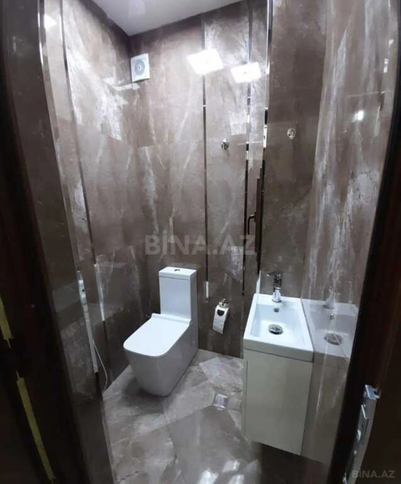 Satılır 4 otaqlı mənzil 105 m²