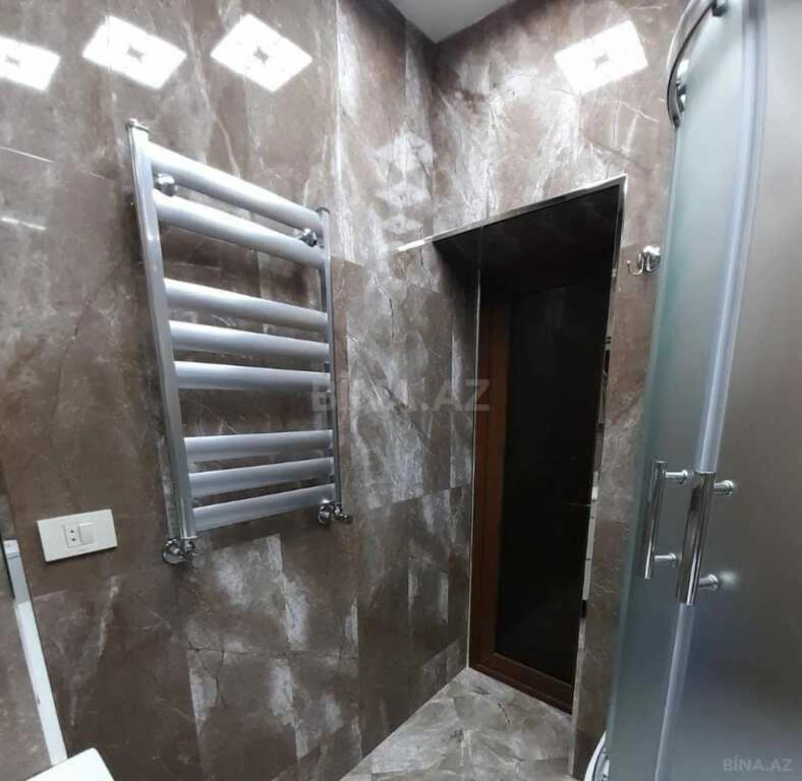 Satılır 4 otaqlı mənzil 105 m²