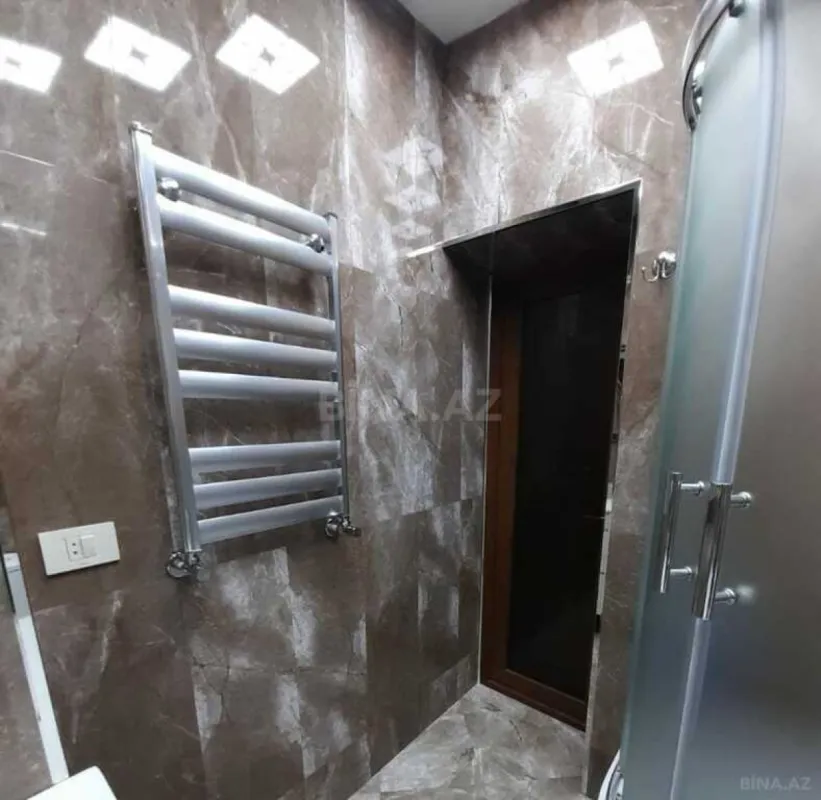 Satılır 4 otaqlı mənzil 105 m²
