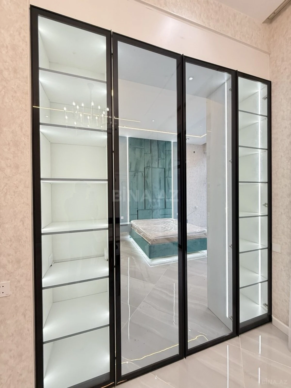 Satılır 5 otaqlı həyət evi 245 m²