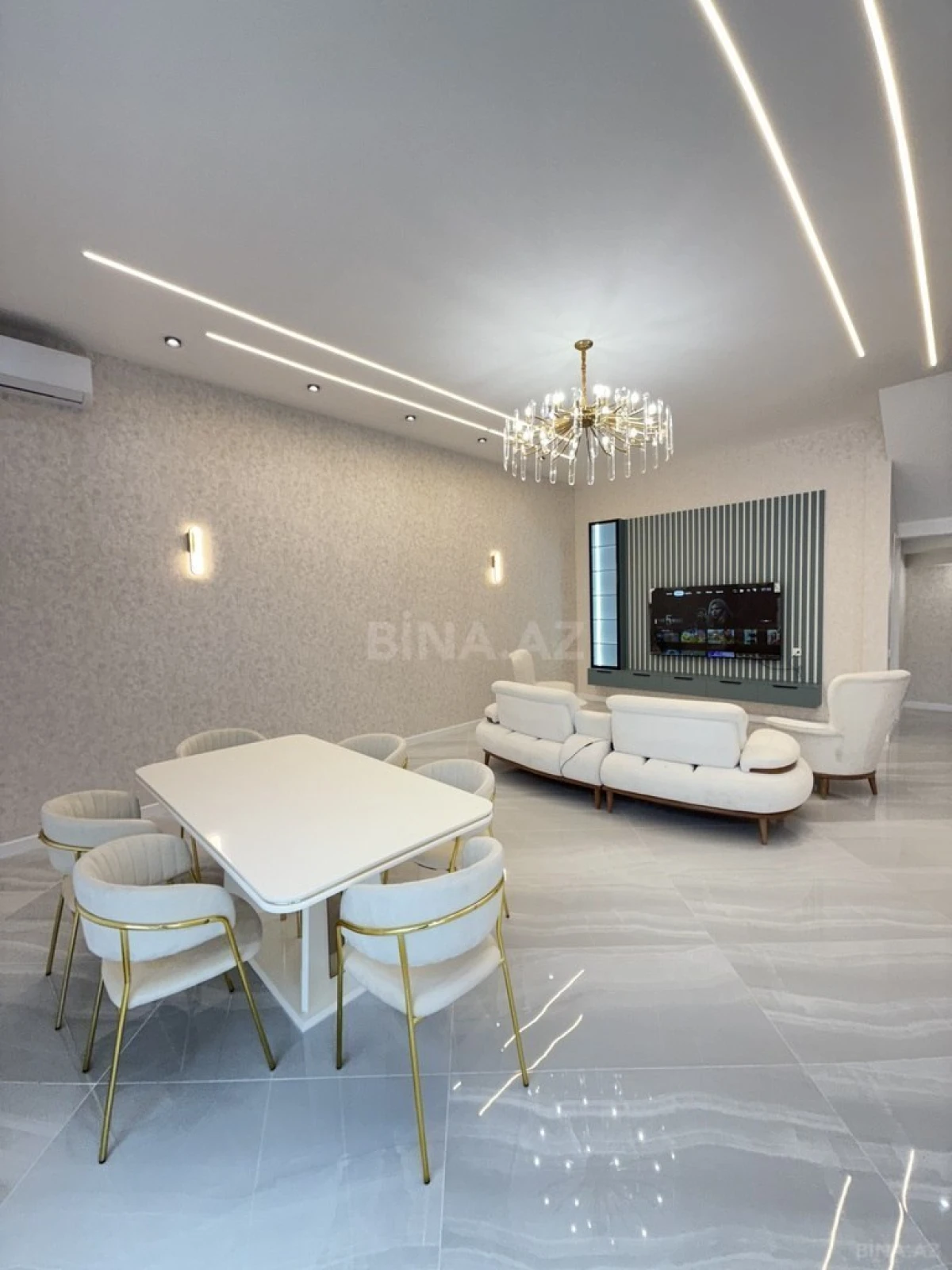 Satılır 5 otaqlı həyət evi 245 m²
