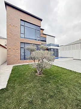 Satılır 5 otaqlı həyət evi 245 m²