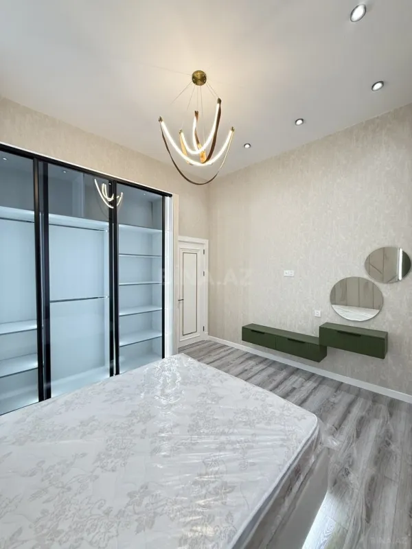 Satılır 5 otaqlı həyət evi 245 m²