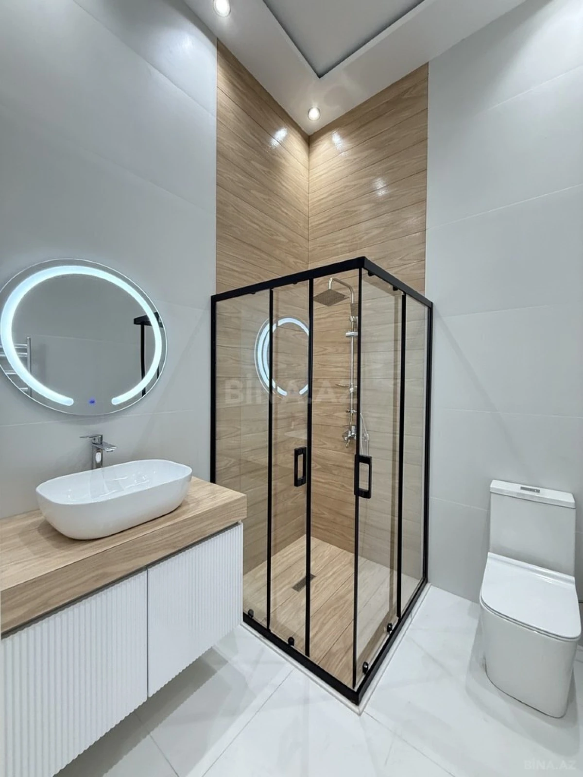 Satılır 5 otaqlı həyət evi 245 m²