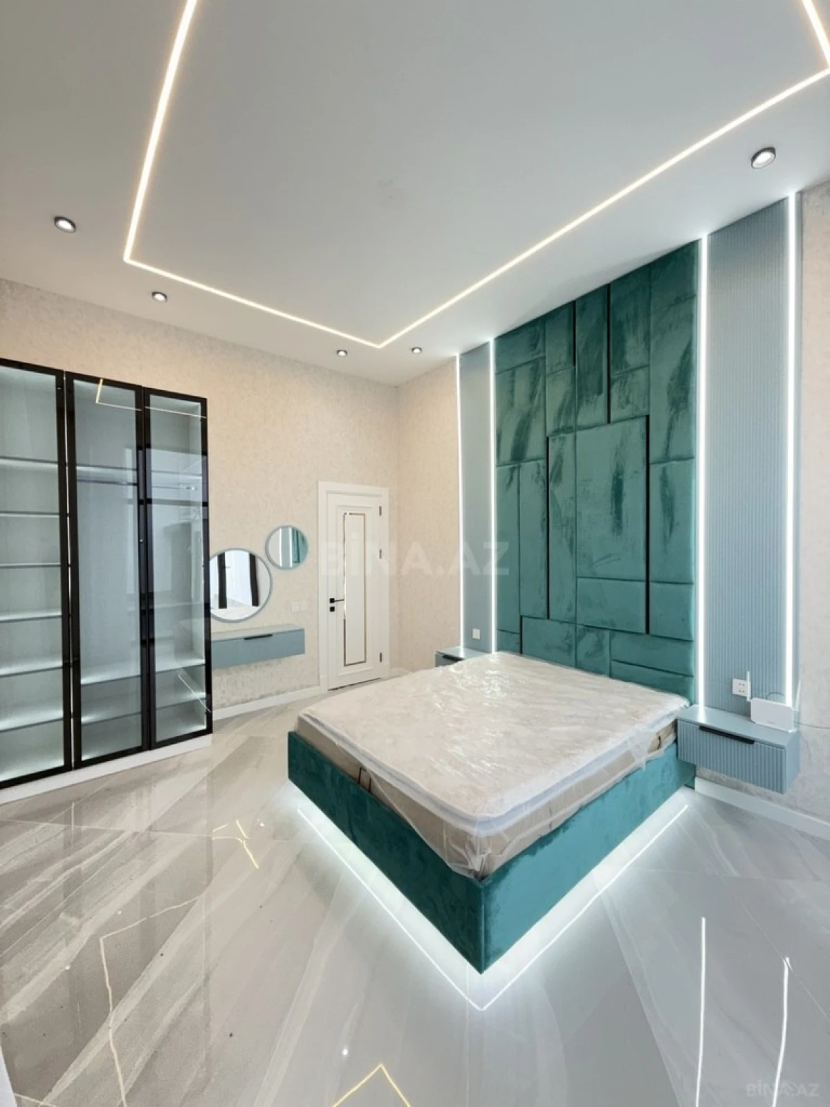 Satılır 5 otaqlı həyət evi 245 m²