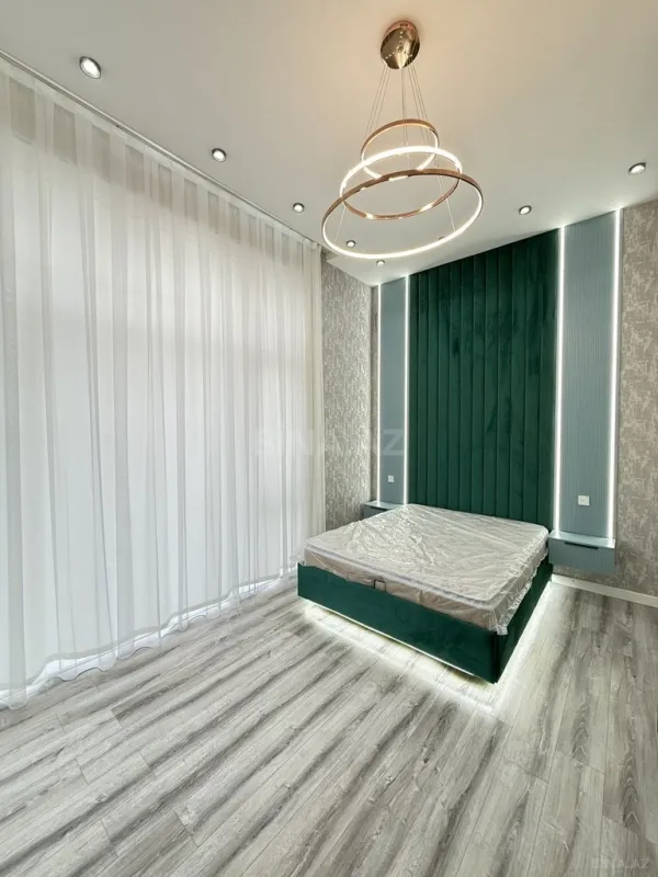 Satılır 5 otaqlı həyət evi 245 m²