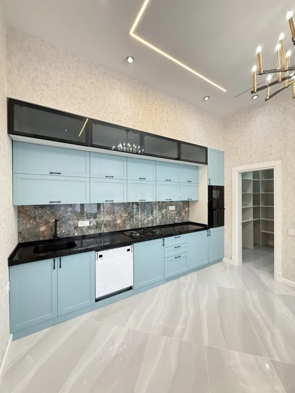 Satılır 5 otaqlı həyət evi 245 m²