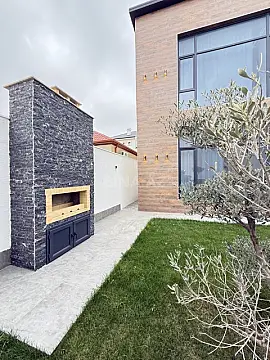 Satılır 5 otaqlı həyət evi 245 m²