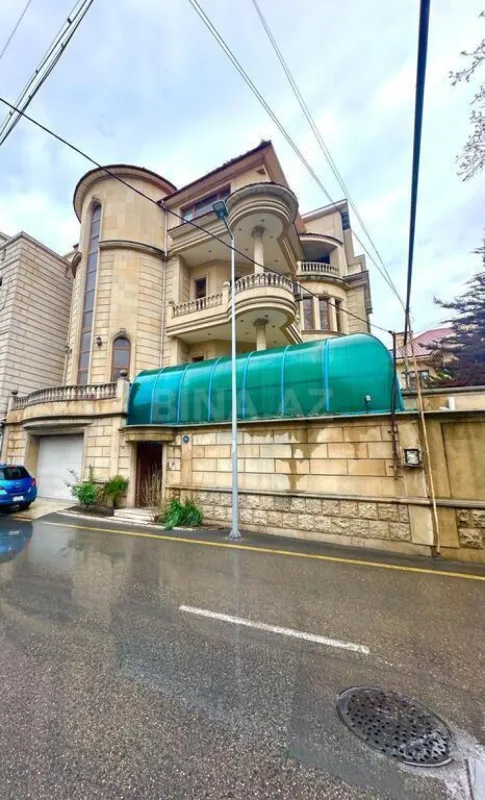 Satılır 16 otaqlı həyət evi 1200 m²