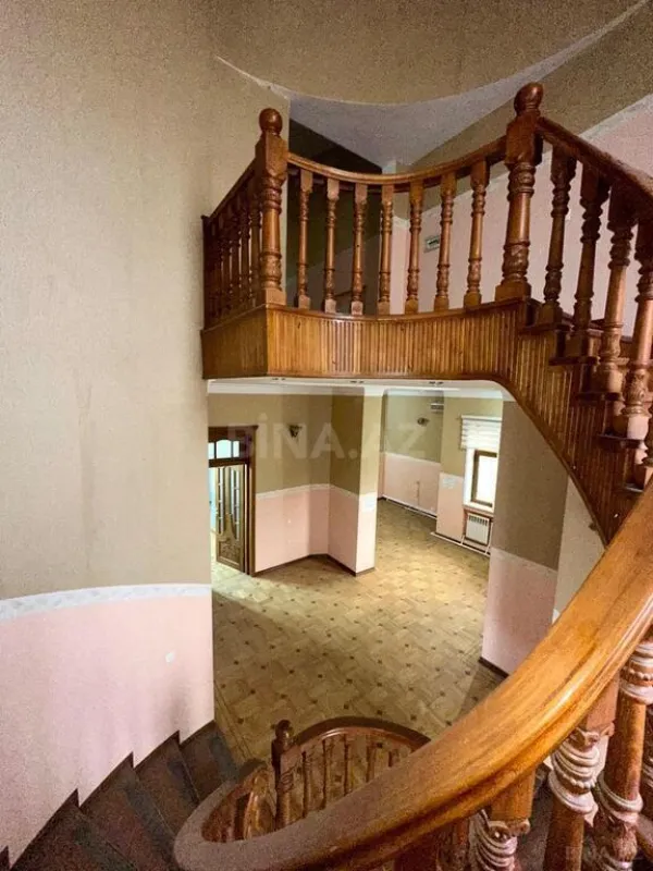 Satılır 16 otaqlı həyət evi 1200 m²