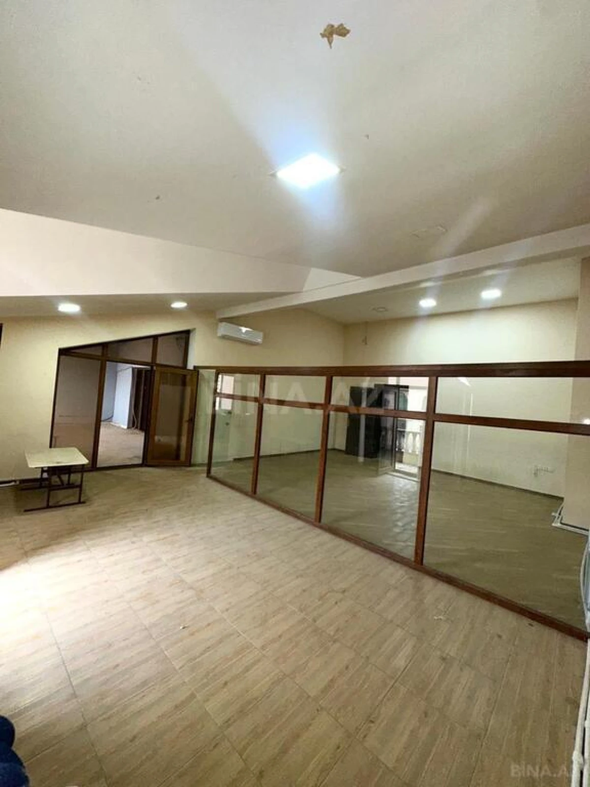 Satılır 16 otaqlı həyət evi 1200 m²