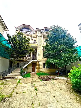 Satılır 16 otaqlı həyət evi 1200 m² — Bakı 16 otaq 1200.00 m²