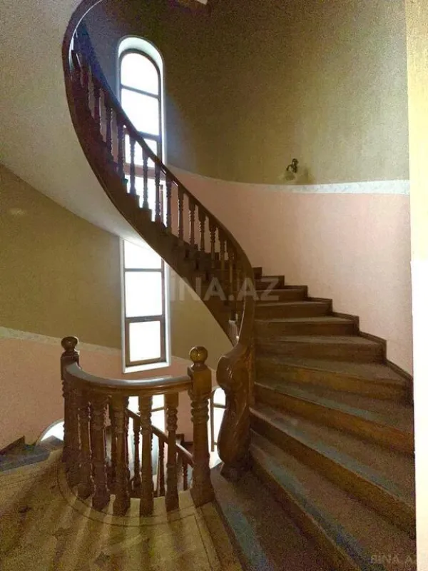 Satılır 16 otaqlı həyət evi 1200 m²