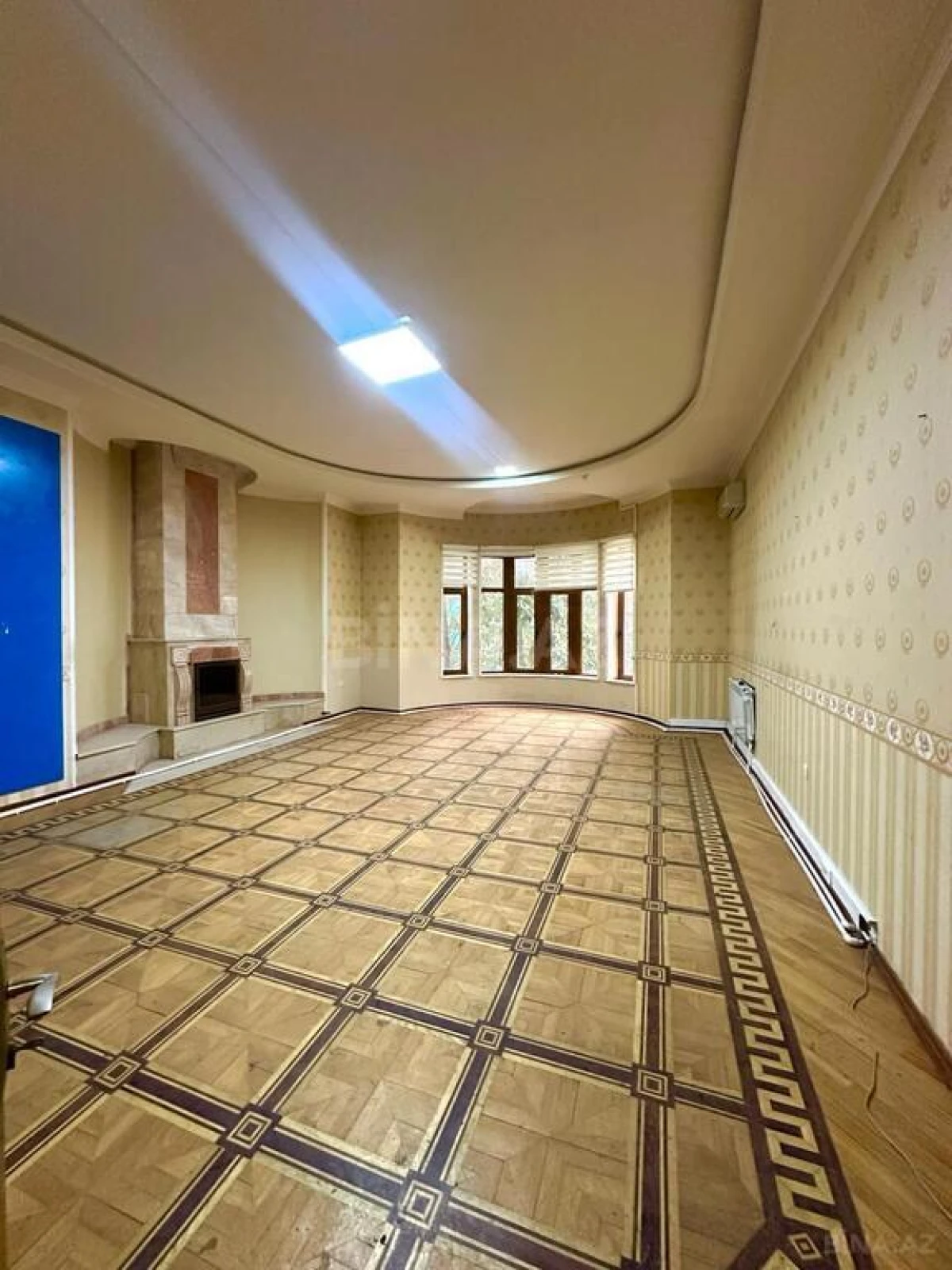 Satılır 16 otaqlı həyət evi 1200 m²