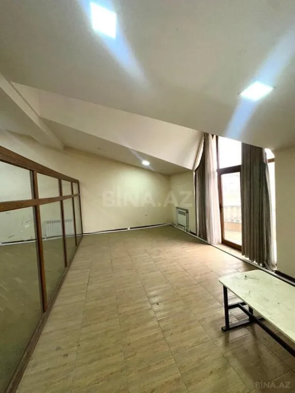 Satılır 16 otaqlı həyət evi 1200 m²