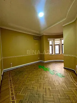 Satılır 16 otaqlı həyət evi 1200 m²