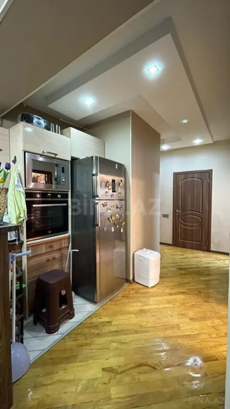 Satılır 4 otaqlı mənzil 107 m²