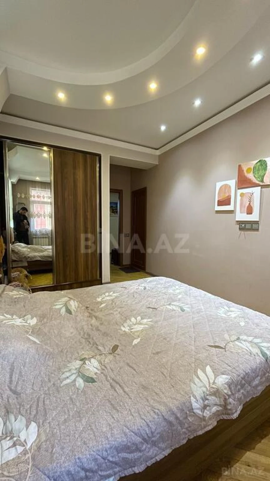 Satılır 4 otaqlı mənzil 107 m²