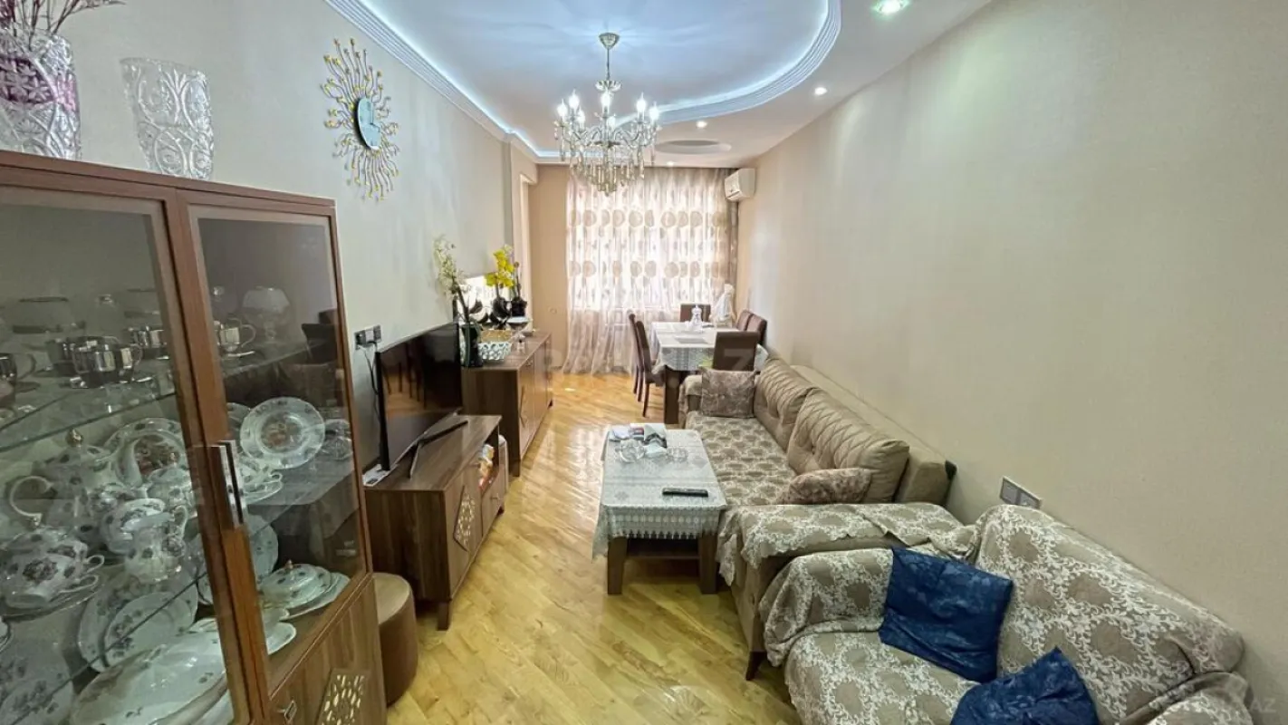 Satılır 4 otaqlı mənzil 107 m²