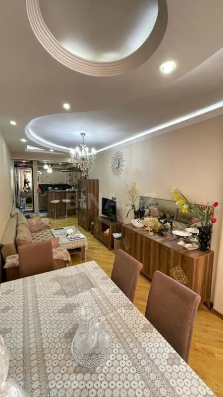 Satılır 4 otaqlı mənzil 107 m²
