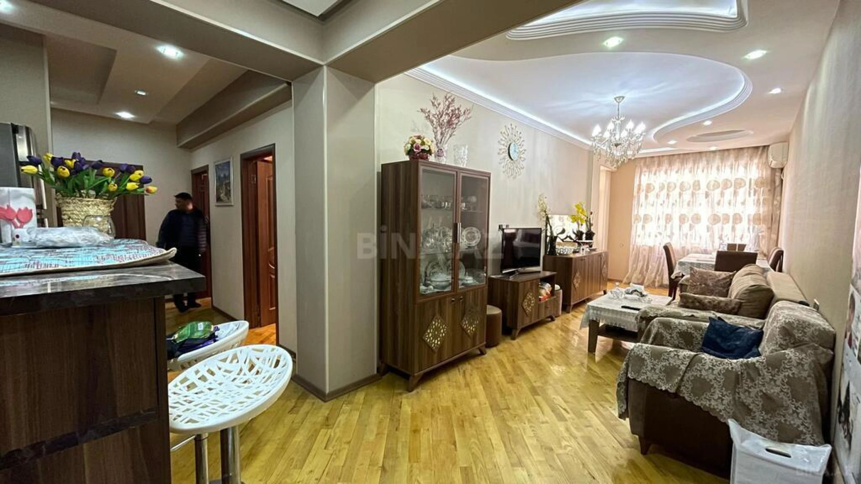 Satılır 4 otaqlı mənzil 107 m²