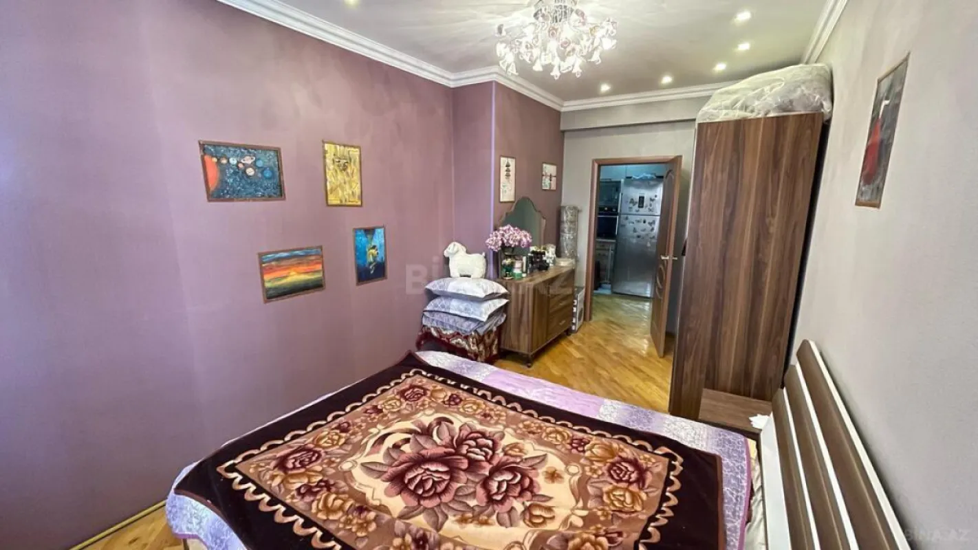 Satılır 4 otaqlı mənzil 107 m²