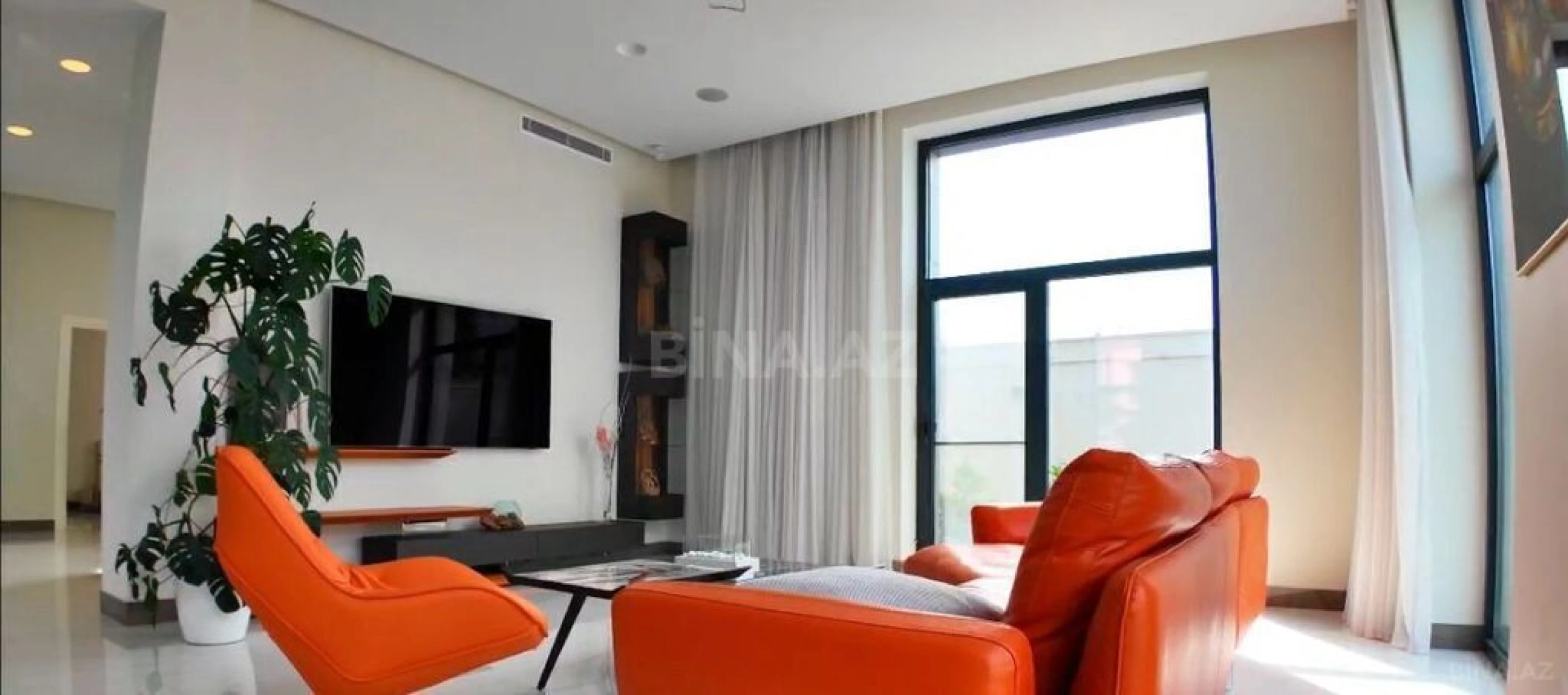 Satılır 5 otaqlı həyət evi 700 m²