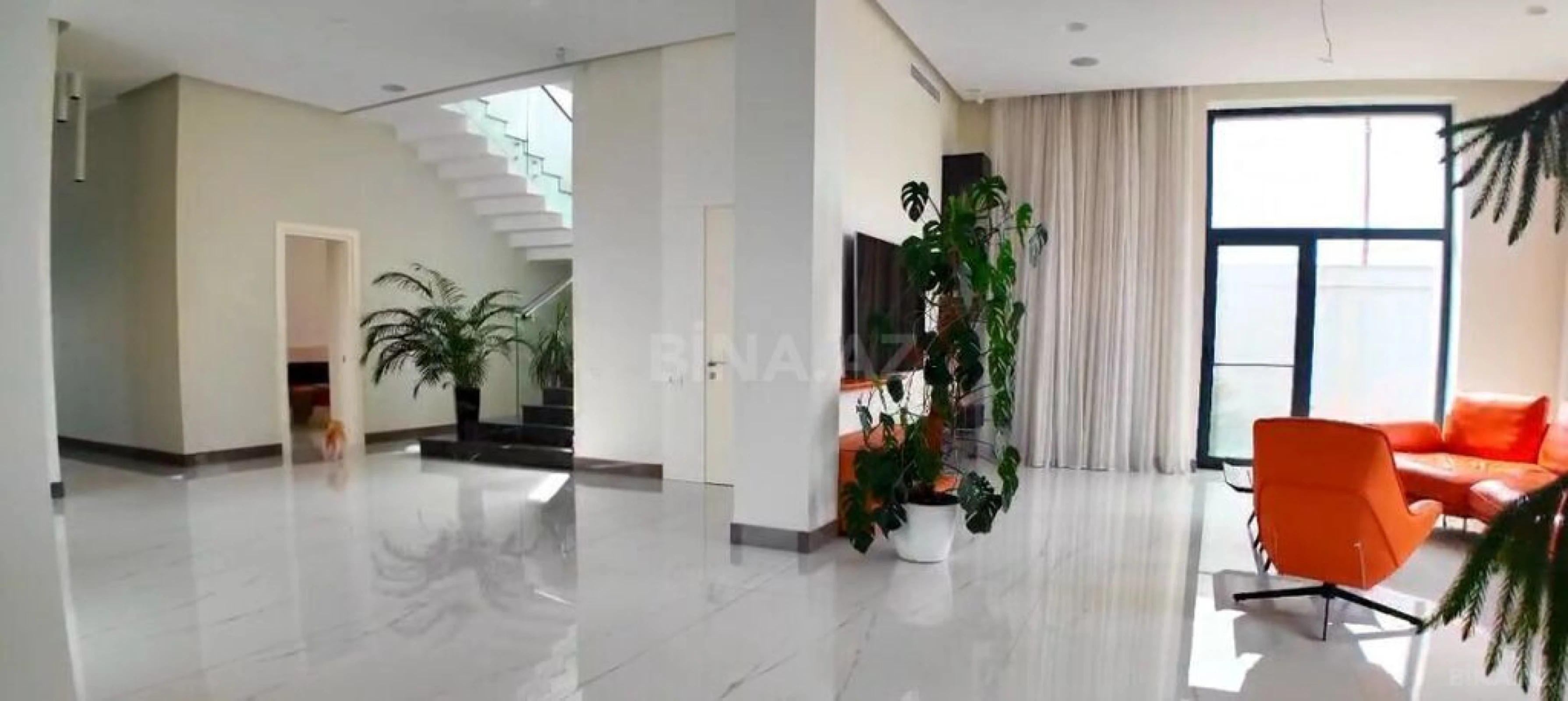 Satılır 5 otaqlı həyət evi 700 m²